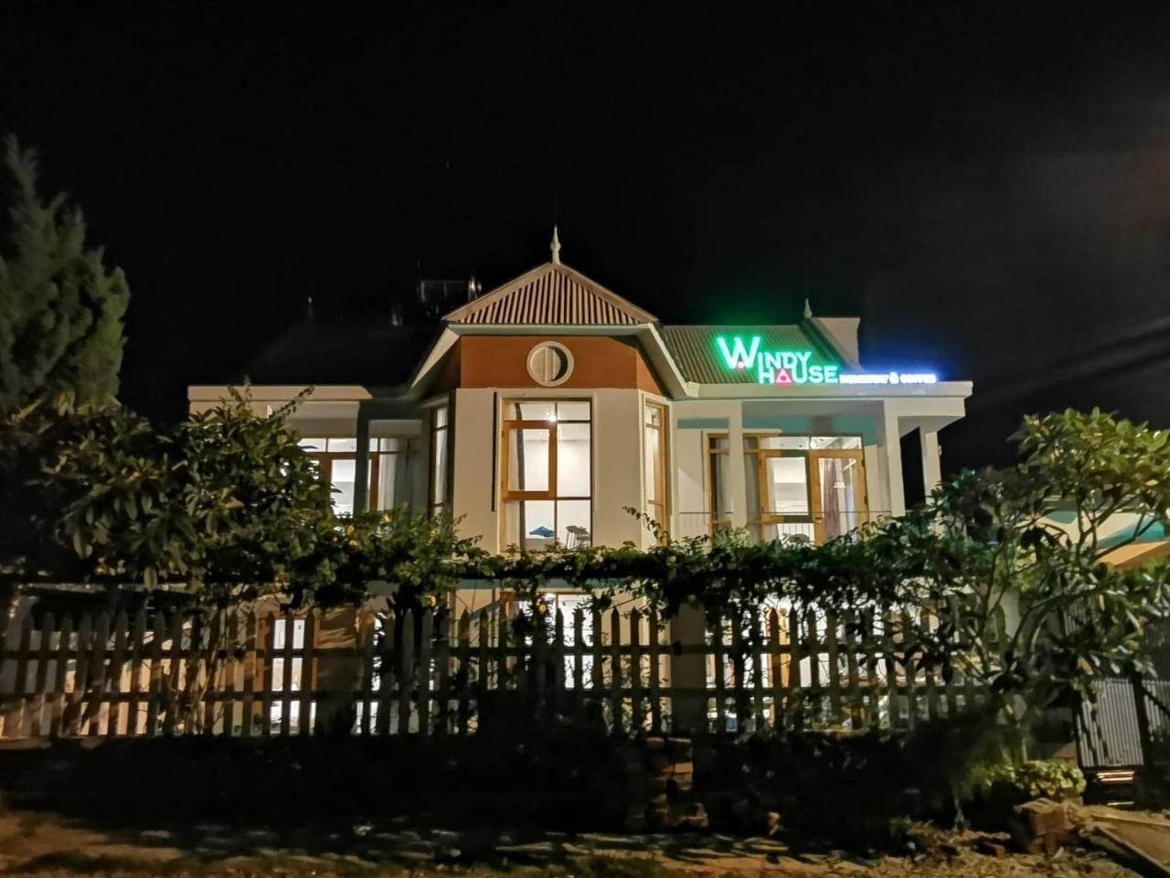 Готель Windy House Далат Екстер'єр фото